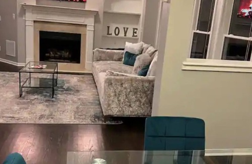 Cliftondale House | Beautiful Spacious Home In Atlanta with Content Area in a beautiful neighborhood