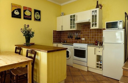 Acquasparta Apartment | Beautiful spacious 2 bedroom, vacation apartment in Umbrian Town Villa