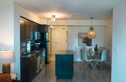 Fort York Condo | Beautiful Spacious Lakeview Waterfront w/Parking