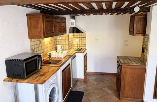 Antibes Old Town Apartment | Beautiful, spacious, split level Studio in Old Antibes with Air Conditioning