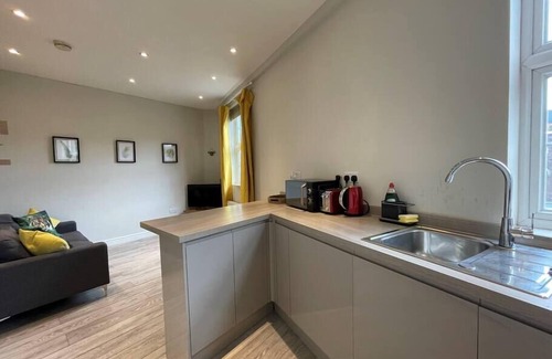 St. Mary's Park Apartment | Beautiful Split Level One Bedroom Apartment on