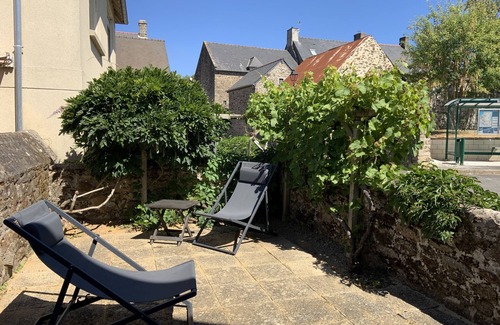 La Ville-es-Nonais House | Beautiful stone house in charming village near the coast