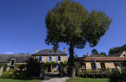 Peyzac-le-Moustier House | Beautiful stone cottage in the Dordogne with pool and a private terrace