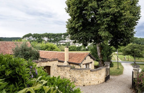 Peyzac-le-Moustier House | Beautiful stone cottage in the Dordogne with pool and a private terrace