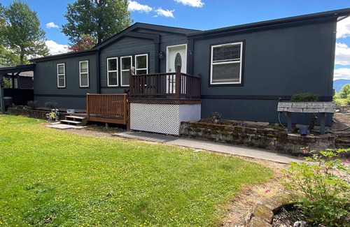 St. Maries House | Beautiful St Joe River Home, Road/Boat accessible, Dock/Deck to enjoy your stay