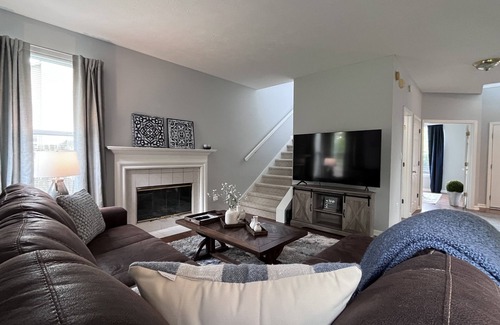 Westfield House | Beautiful Stay Just Minutes From Grand Park