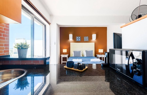 Patio Apartment | Beautiful studio apartment in residence, sea view, swimming pool and terrace.