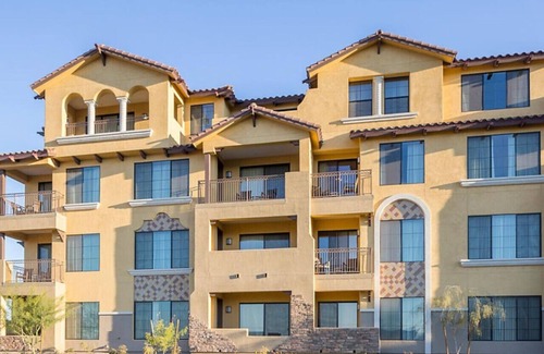 Cibola Vista Apartment | Beautiful Studio Apt in a great resort setting with fountains, courtyards, and pool with bar
