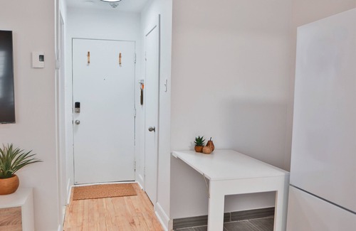 Villeray Apartment | Beautiful studio at Claudia's