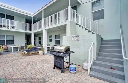 Hollywood Lakes Apartment | Beautiful studio condo steps from the beach!