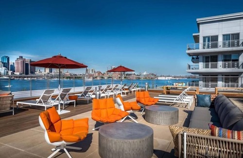 Central-Maverick Square - Paris Street House | Beautiful Studio | Furnished | Rooftop Deck w/Water Views | GLS