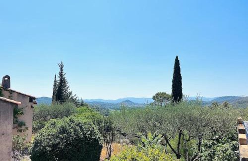 Taradeau Apartment | Beautiful studio in a secure private residence