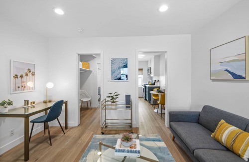Palms Apartment | Beautiful Studio in Mar Vista!