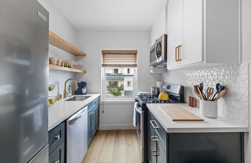 Palms Apartment | Beautiful Studio in Mar Vista!