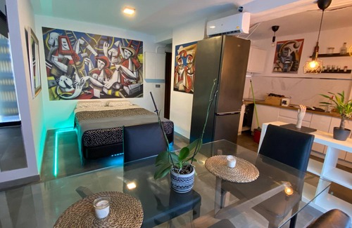 Sant Marti Apartment | Beautiful studio near downtown