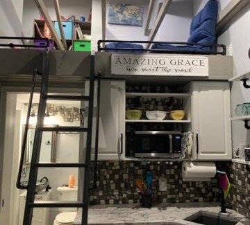 Berrien Springs Apartment | Beautiful studio loft near wineries, orchards, & beaches