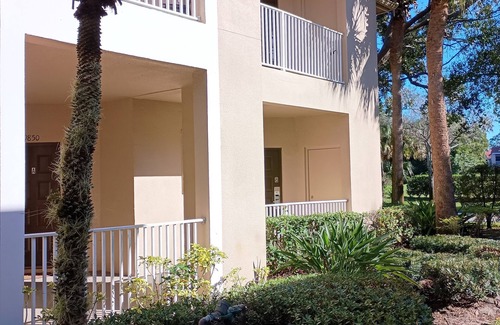 Port Saint Lucie Condo | Beautiful Studio Condo in the PGA Village, walking distance to the PGA Golf Club