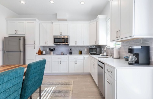 Palm Coast House | Beautiful studio with heated pool, kitchenette, central AC, & washer/dryer