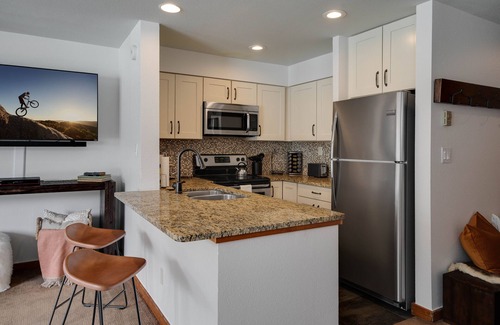 Lakeside Village Condo | Beautiful studio with a hot tub onsite & shuttle