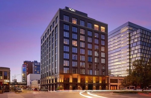 West Loop House | Beautiful Suite Near Roosevelt University - Only a Quick Ride Away