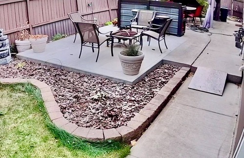 St. Albert House | Beautiful Suite with Fenced yard + in suite Kitchen and Laundry