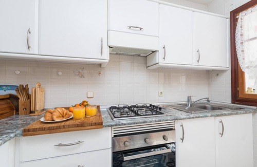 Portocolom House | Beautiful Suite with Pool, Netflix, AC, and WiFi in Porto Colom