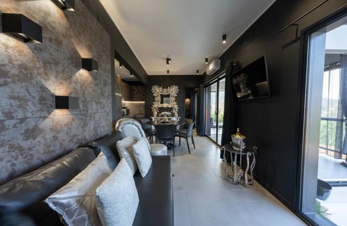 Scarlino Apartment | Beautiful Suite with large private garden and hot tub