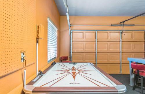 West University House | Beautiful Sunsets at 3BR Villa in Reno