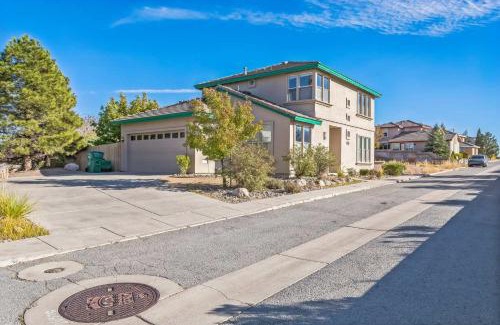 West University House | Beautiful Sunsets at 3BR Villa in Reno