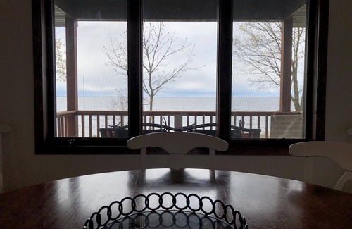 Sturgeon Bay House | Beautiful Sunsets on the Bay! Waterfront, large yard, updated home.
