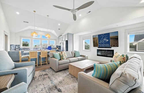 Kitty Hawk House | Beautiful Sunshine | 4,450 ft to the beach | Private Pool and Hot Tub
