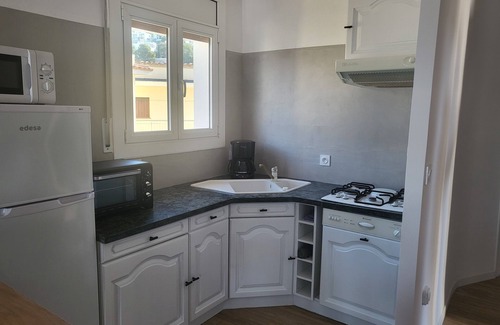 Roses Town Center Apartment | Beautiful T3 apartment with sea view and private parking