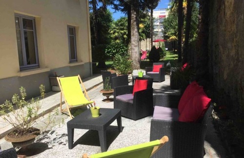 Lourdes Apartment | Beautiful T3 "design", 4 *, quiet in the garden, town center -2 bedrooms, 2/5 people