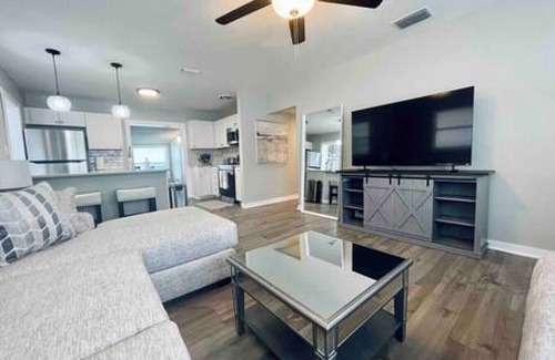 Sun Bay South House | Beautiful Tampa Pool Home w/Spacious Yard