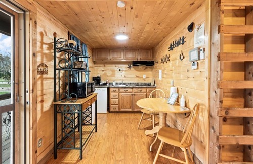 Markham Cabin | ★Beautiful Texas ranch retreat with lake.cabin#1 ★