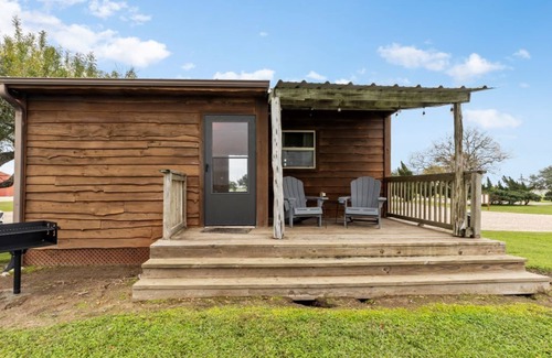 Danevang Cabin | ★Beautiful Texas ranch retreat with lake.cabin#3 ★