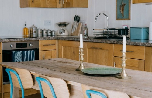 Stonehaven House | Beautiful three-bedroom countryside house offering relaxed, comfortable accommodation with views over the River Dye. Sleeps 6.