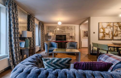 Colville House | Beautiful Three Bedroom House in West London