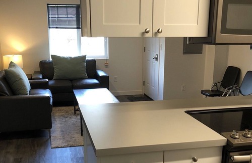 Sitka Apartment | Beautiful Three Bedroom, Two Bath with Mountain Views