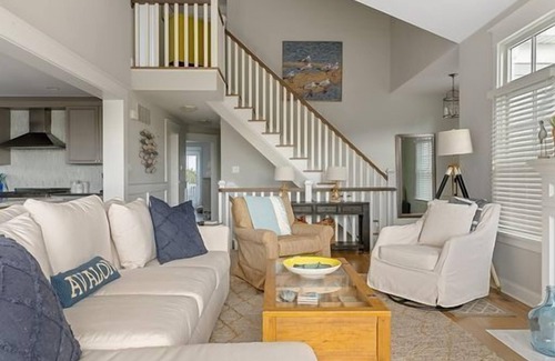 Avalon House | Beautiful three story home with a pool in terrific location to town, shops , great restaurants and the beach !