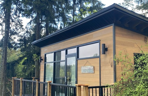 Shawnigan Lake Apartment | Beautiful tiny home nestled in shawnigan lake