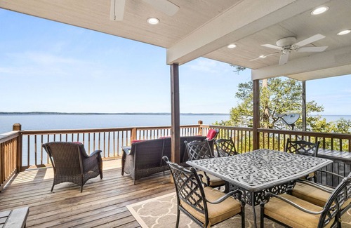 Negreet Villa | Beautiful Toledo Bend Villa