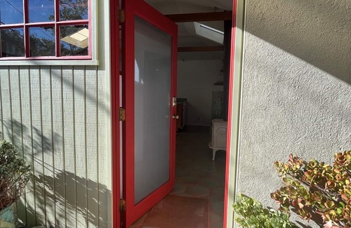 Fernwood House | Beautiful Topanga Canyon Guesthouse