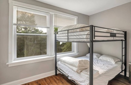 Tower Grove South Hotel | Beautiful Tower Grove Unit, Recently Renovated 2S