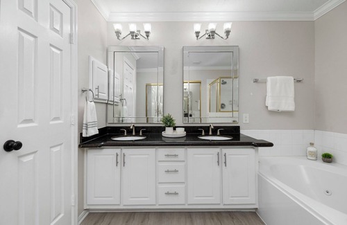 Alden Bridge House | Beautiful Town Home in The Woodlands!