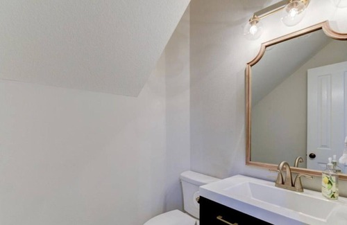 Alden Bridge House | Beautiful Townhome in The Woodlands