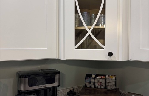 Madison House | Beautiful townhome just steps from Historical Downtown Madison