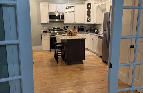 Madison House | Beautiful townhome just steps from Historical Downtown Madison