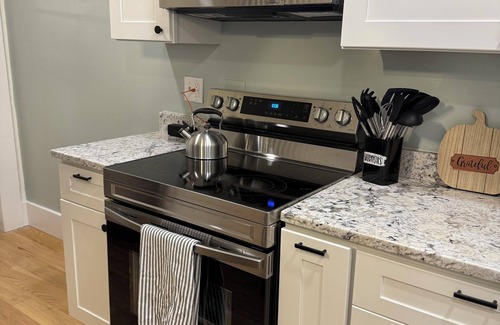 Madison House | Beautiful townhome just steps from Historical Downtown Madison