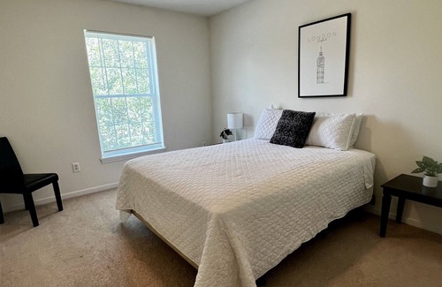 Gansevoort House | Beautiful Townhome Saratoga/Wilton